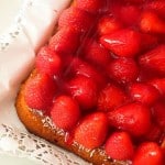  strawberry cake with cream 